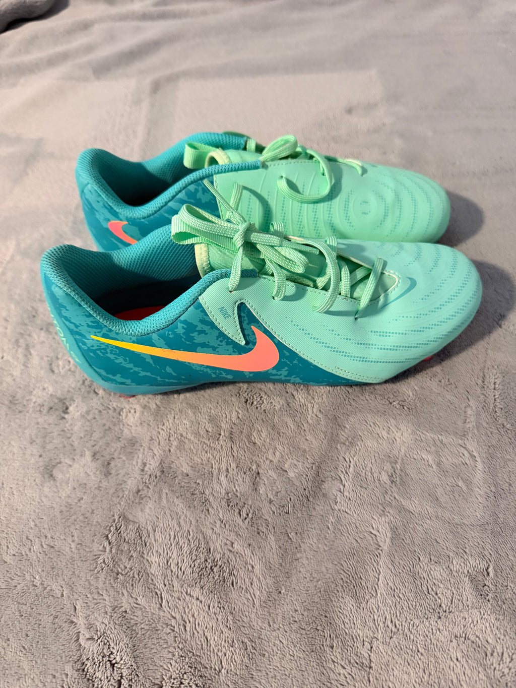 Nike Phantom GXII Academy LV8 FG/MG