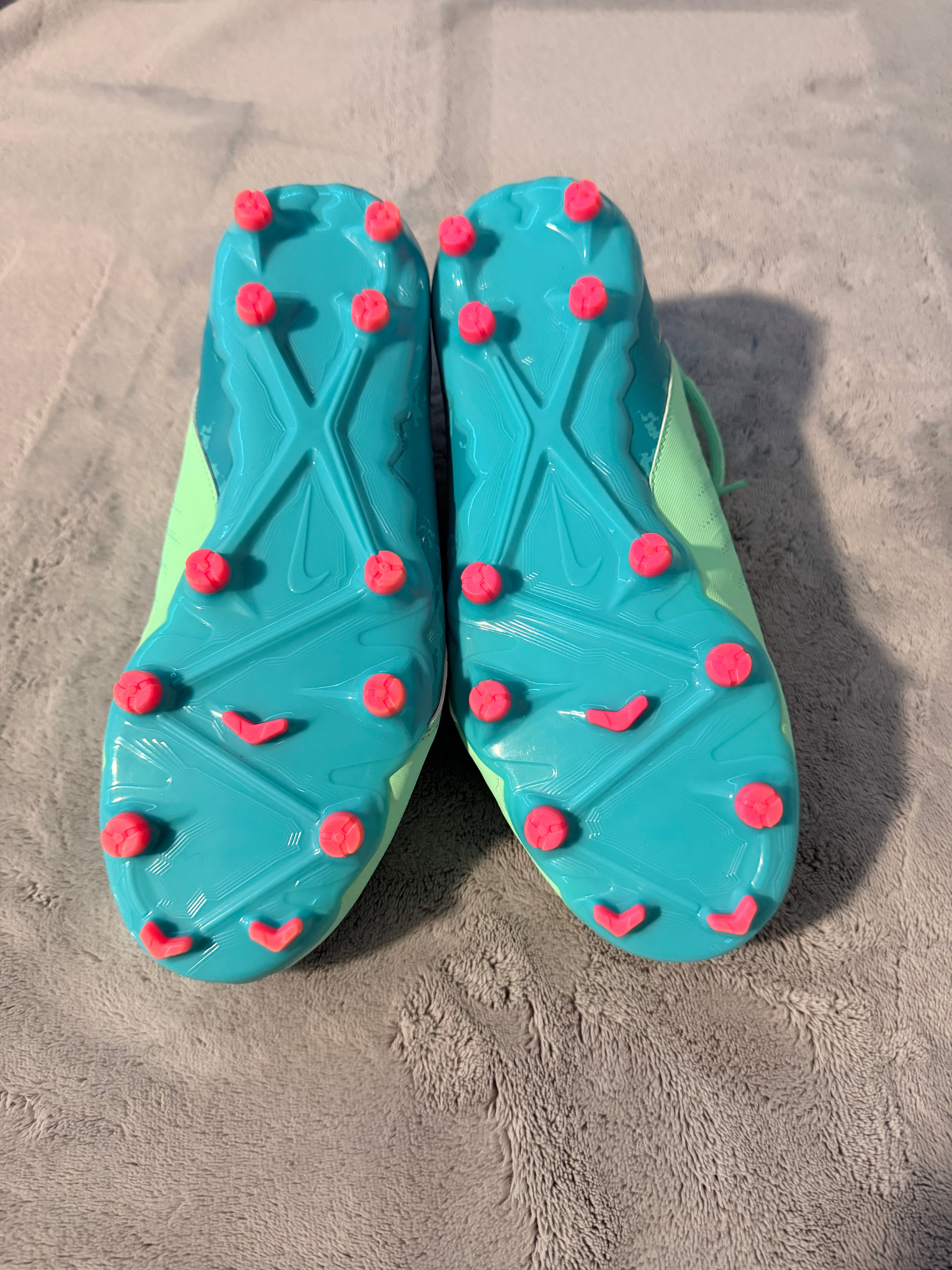 Nike Phantom GXII Academy LV8 FG/MG