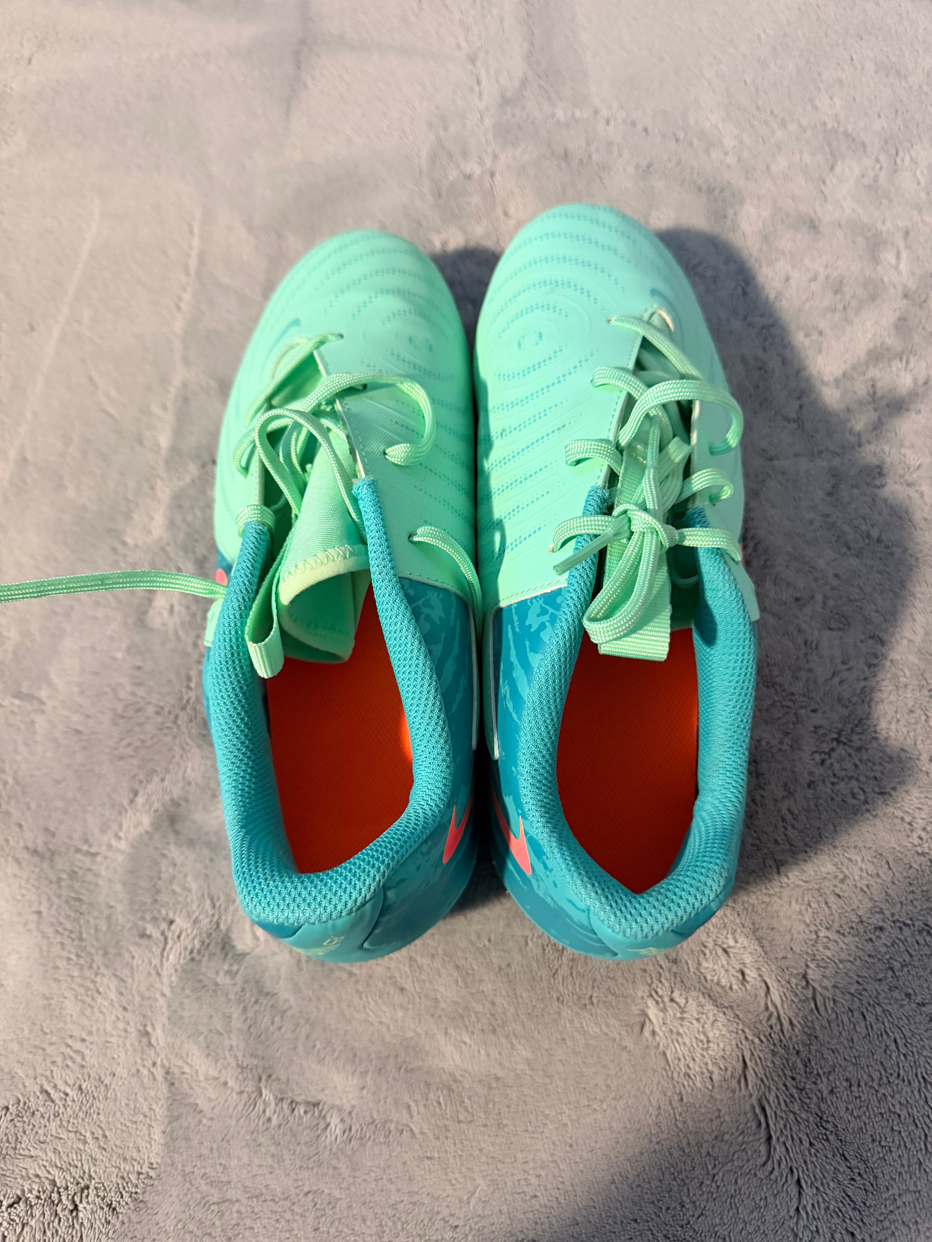 Nike Phantom GXII Academy LV8 FG/MG